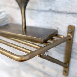 Messing hylde med riller