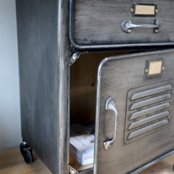 Factory skab/natbord