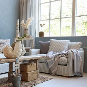 Malo lnestol blue sky