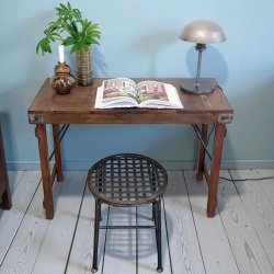 Skammel i jern med fransk fletsde