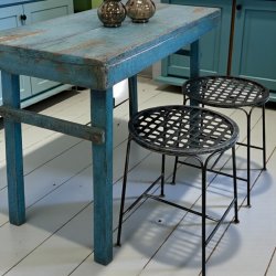 Skammel i jern med fransk fletsde