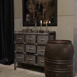 Jern Kommode med 9 skuffer