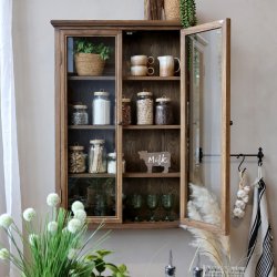 Natur vghngt vitrine, tr