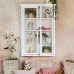 Hvid vghngt vitrine, tr