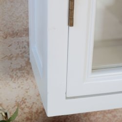 Hvid vghngt vitrine, tr