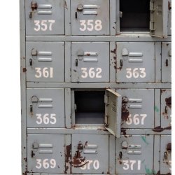 Vintage lockerskab med 32 rum