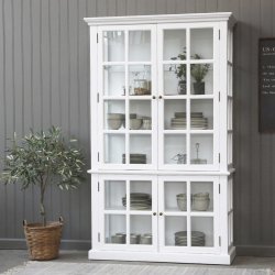 Hvidt vitrineskab med 4 glasl�ger