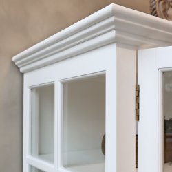 Hvidt vitrineskab med 4 glasl�ger