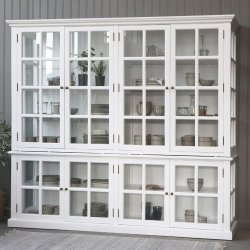 Hvidt vitrineskab med 8 glaslger