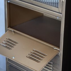 Messing vitrineskab med klaplger