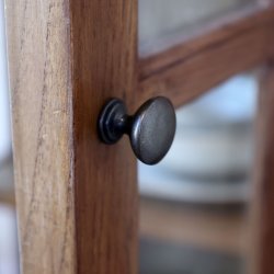 Natur vitrineskab med 2 lger