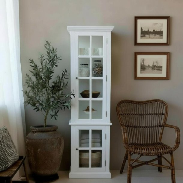 Hvidt vitrineskab med 2 lger